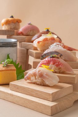 Omakase sushi premium set - Japon yemek tarzı