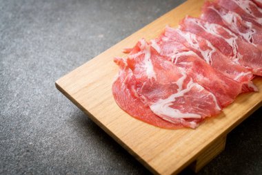 taze doğranmış domuz eti.