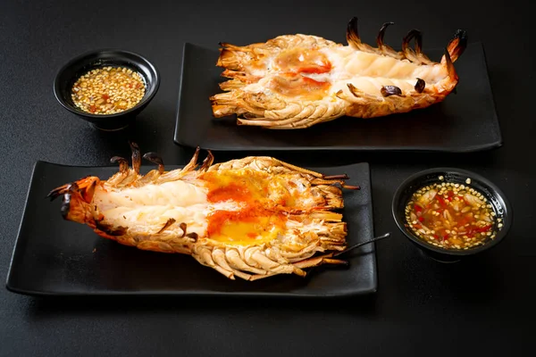 Izgara Taze Dev Nehir Karidesi Baharatlı Deniz Ürünleri Soslu