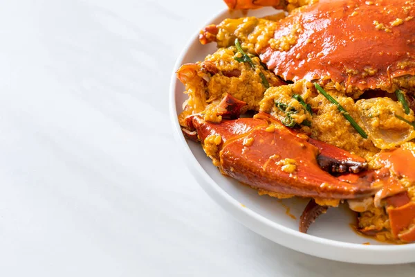 Köri tozuyla kızartılmış yengeç - Deniz ürünleri tarzı