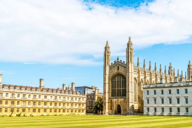 Cambridge, İngiltere 'deki King' s College Kilisesi 'nin güzel mimarisi.