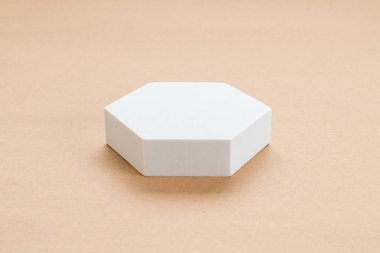 Geometri tıraş beyaz blok