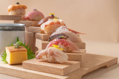 Omakase sushi premium set - Japon yemek tarzı