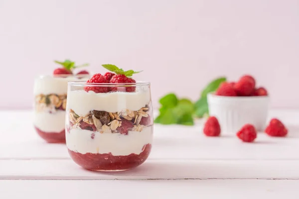Fresh Raspberry Yogurt Granola Healthy Food Style — Stock Photo, Image