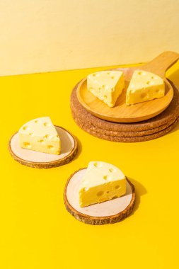 Tahta tabakta Tom & Jerry peynirli keki