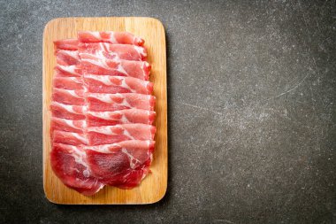 taze doğranmış domuz eti.