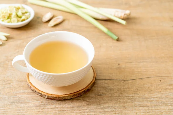 sıcak limon suyu bardağı