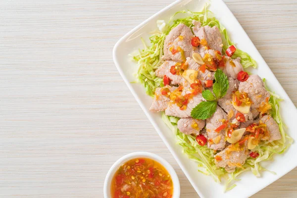 Spicy Pork Salad Boiled Pork Lime Garlic Chili Sauce — Stock Photo, Image