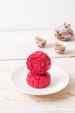 Ay pastası Sonbahar Festivali için kırmızı kadife aromalı