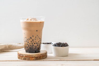 Kabarcıklı Tayvan sütlü çayı - popüler Asya içeceği