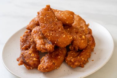 Tayland usulü susamlı kızarmış muz.