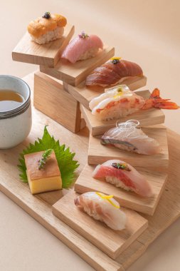 Omakase sushi premium set - Japon yemek tarzı