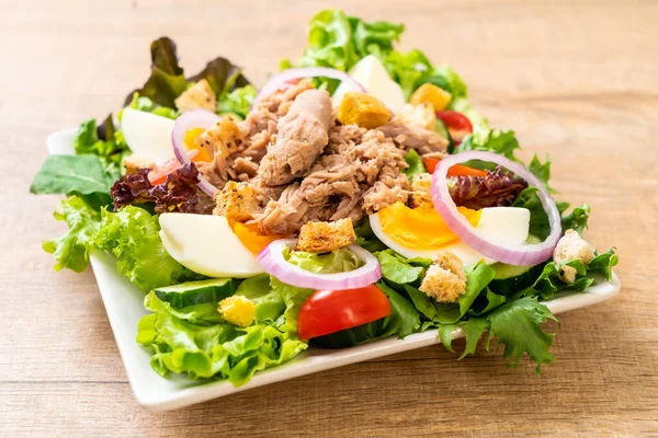 Atum Com Salada Vegetal Ovos Estilo Comida — Fotografia de Stock