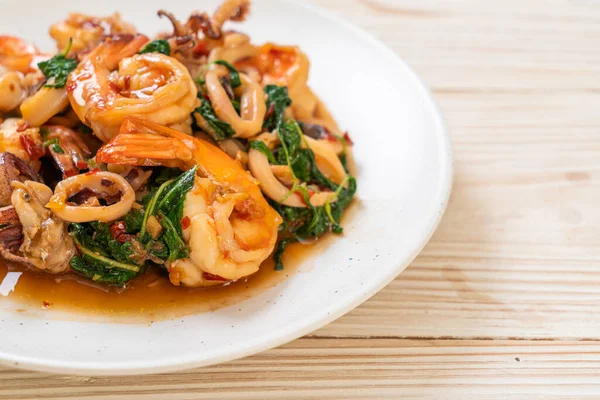 Stir Fried Seafood Shrimps Squid Thai Basil Asian Food Style — Stock Photo, Image