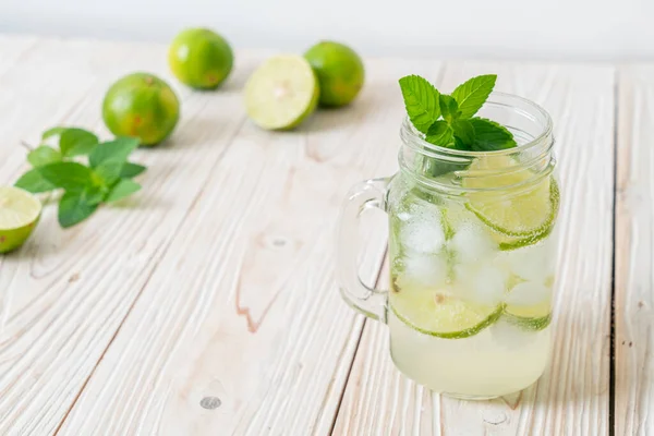 Refrigerante Limão Gelado Com Hortelã Bebida Refrescante — Fotografia de Stock