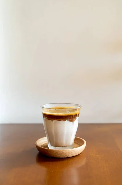 Dirty Coffee Ein Glas Espresso Shot Gemischt Mit Kalter Frischer — Stockfoto