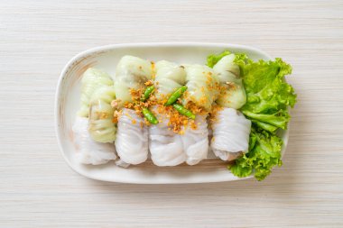 ( Kow Griep Pag Mor) Domuz buğulama pirinç paketleri ya da pilav kabuklu börekler