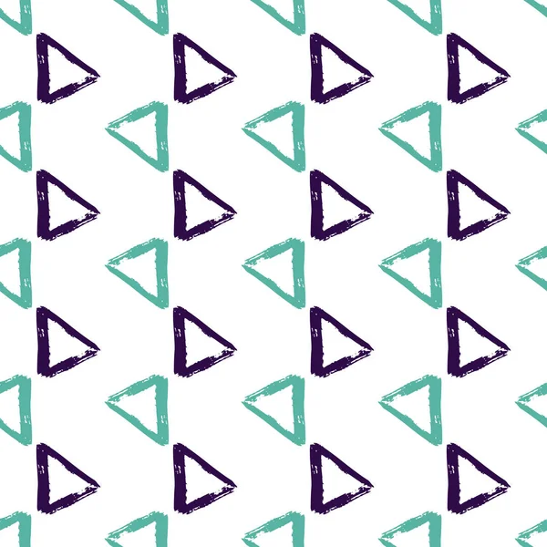 Векторный бесшовный узор с полосами кисти и треугольником. Фиолетовый синий цвет на белом фоне. Рисуем гранжевую текстуру. Геометрические элементы чернил. Модный современный стиль. Повторите отпечаток ткани на заднем плане — стоковый вектор