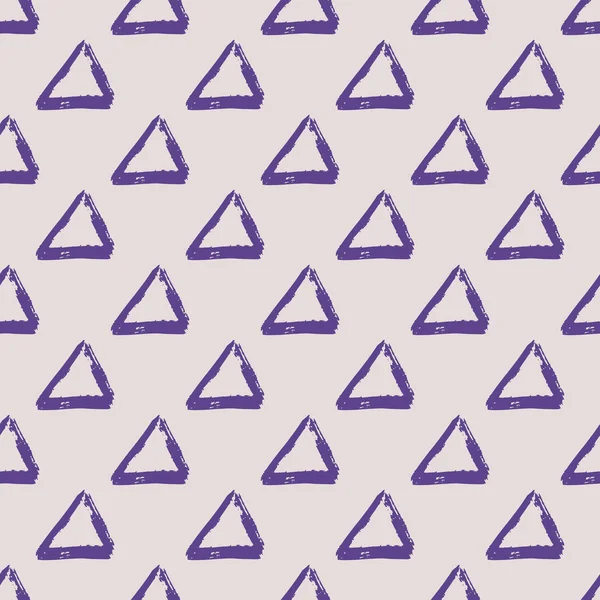 Vektor nahtlose Muster mit Pinselstreifen und Dreieck. blaue Farbe auf violettem Hintergrund. Zeichnung schräge Textur. Tinte geometrischen Elementen. Mode modernen Stils. Wiederholung Stoff Hintergrund Ornament. — Stockvektor