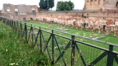 Roma'nın merkezi Aventine Kalesi'nde vuruşta izleme