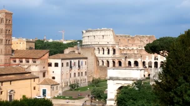 Zobrazit na vstup do Kolosea, z Avventino v celé své kráse — Stock video