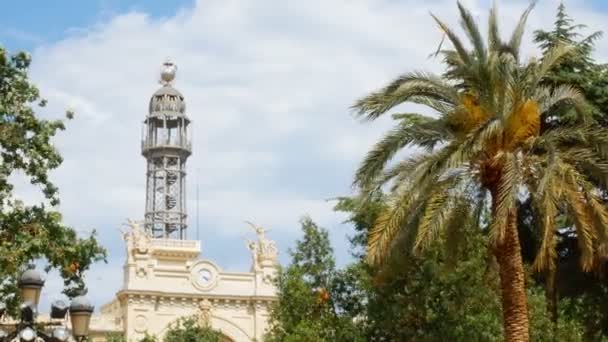 Tracking shot sur le bâtiment du bureau de poste à Valence, Espagne — Video