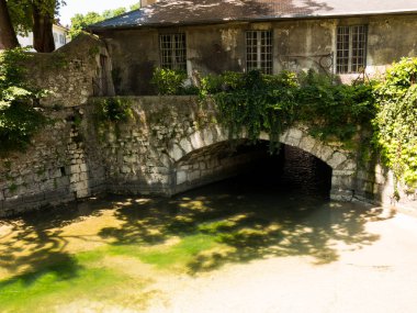 Annecy, Fransa için merkezi kanal üzerinde köprü