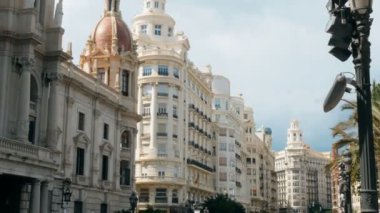 Valencia, İspanya Eixample bölgesinde binalar vuruşta izleme