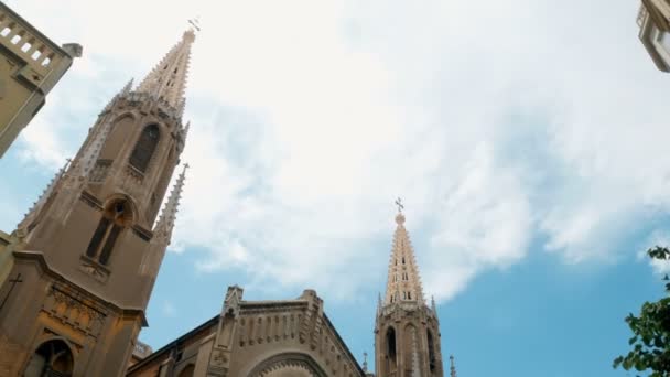 バレンシア、スペインの教会のトラッキング ショット — ストック動画