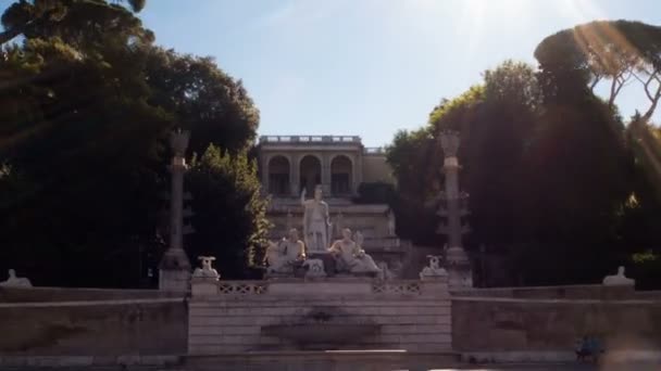 ローマの女神とピンチョ、ローマ、イタリアのテラスの噴水に向かって Hyperlapse — ストック動画