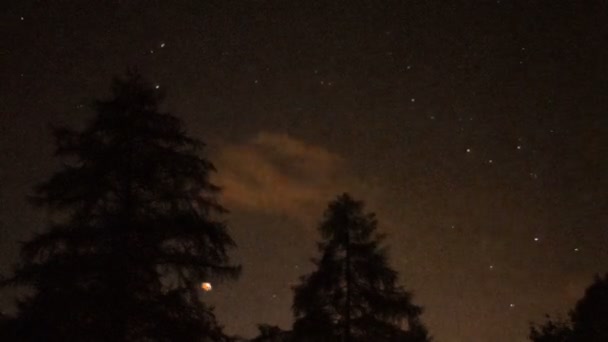 Noche lapso de tiempo con estrellas en los Dolomitas — Vídeos de Stock