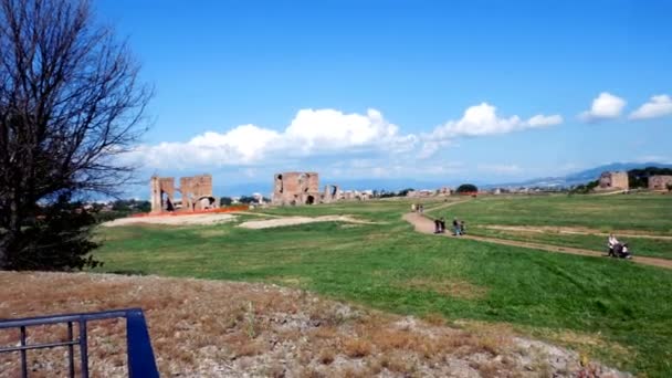 Quintili 古阿皮亚别墅的考古遗址追踪拍摄 — 图库视频影像