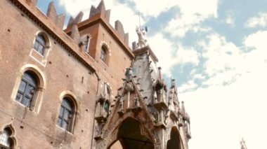 Santa Maria Antica kilise üzerinde Romanesk kilise Verona tarihi merkezi bulunan görünümdür