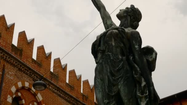 Monumento aos caídos de 14 de novembro de 1915, Piazza delle Erbe Verona — Vídeo de Stock