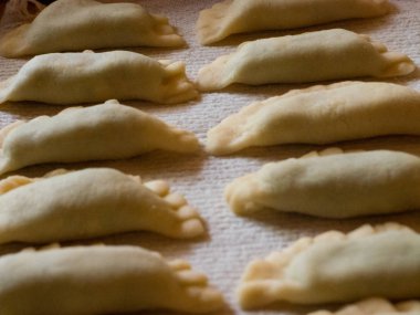 Mantı ricotta ve çiğ ıspanak pişmiş, Tyrol tipik bir tarifi hazır