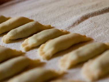 Mantı ricotta ve çiğ ıspanak pişmiş, Tyrol tipik bir tarifi hazır