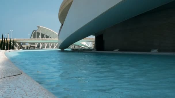 Vista frontal da fantástica cidade de ciência e arte de Valência, Espanha — Vídeo de Stock