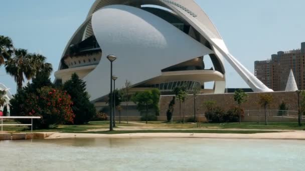 Seguimiento de la ciudad de la ciencia y el arte en Valencia — Vídeo de stock