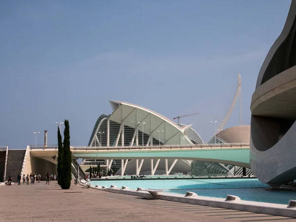 Framifrån av den fantastiska staden av vetenskap och konst av Valencia, Spanien — Stockfoto