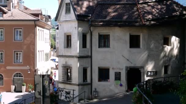 Brunico center, sommerstadt des oberen adige — Stockvideo