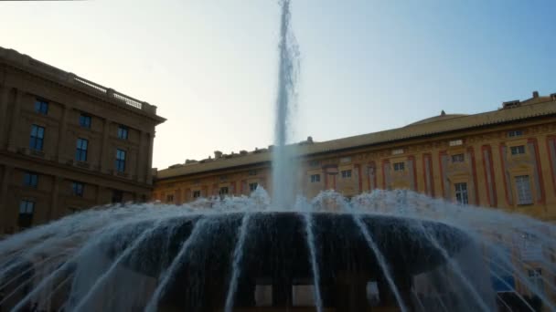 Fontána v Piazza De Ferrari je nejznámější fontány v Janově. Nachází se v centru náměstí Piazza De Ferrari, nedaleko staré soriater Portoria