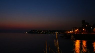 Ligurya Denizi, sakin ve gece, Quarto dei Mille alan, Ligurya en güzel yerlerinden biri görüntülemek