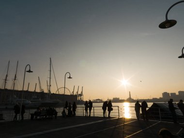 eski bağlantı noktası Cenova, Christopher Columbus doğduğu gün batımı görünümü