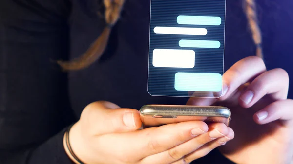 cep telefonu ile genç kız sohbet, eller ve cep telefonu detay, iletişim gibi konular için uygun görüntüleri, sanallık ve zorbalık