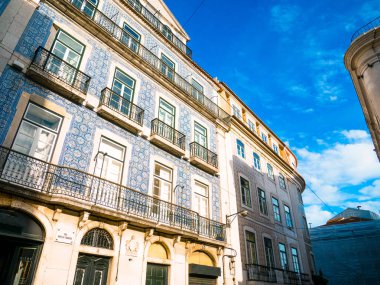 Azulejo, Portekiz mimarisi tipik bir süs ile kaplı antik bir saray duvarı