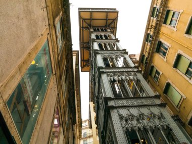 Santa Justa Lift, Carmo bölgesi yakınında, Lizbon
