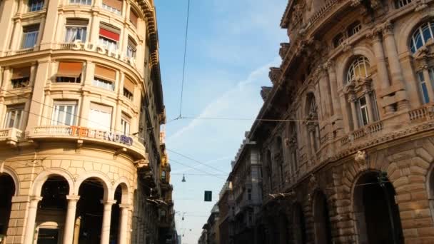 Piazza De Ferrari, la plaza principal de Génova, situada en el corazón de la ciudad — Vídeos de Stock