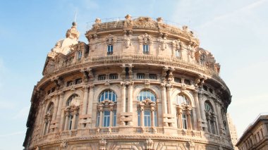 Piazza De Ferrari, Cenova ana meydanı, şehrin kalbinde bulunan