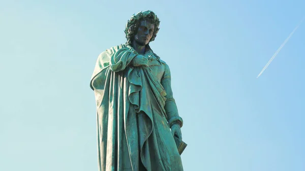 Monumento a Schiller en Schillerplatz, Stuttgart, Baden-Wuerttemberg, Alemania — Foto de Stock