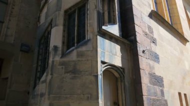 Almanya 'nın Stuttgart kentindeki Stiftskirche kilise çan kulesi